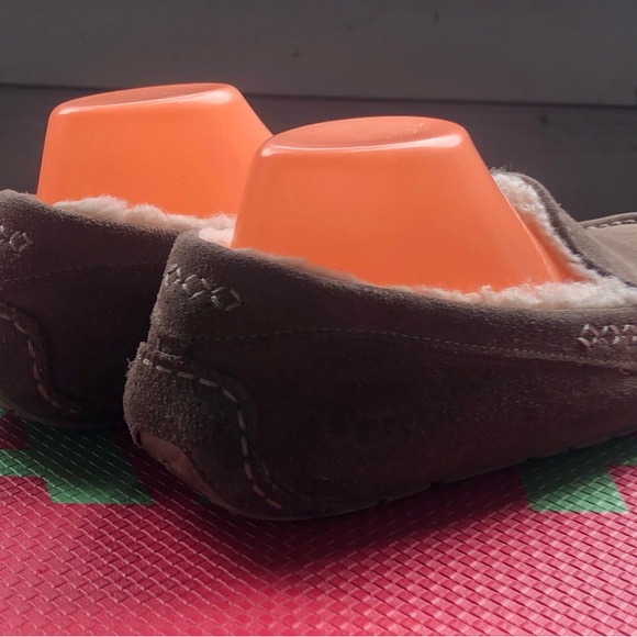 UGG Ansley Grey Women's Suede Indoor/Outdoor Moccasin Slippers Size 7 - Picture 3 of 9